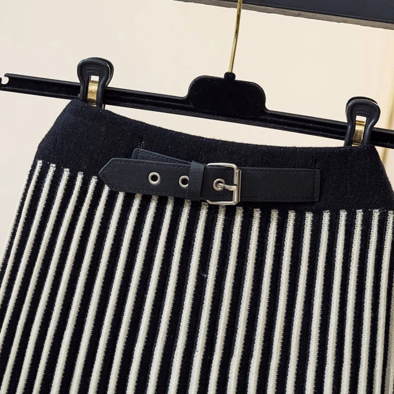 Serenya™ Striped Knitted Midi Skirt