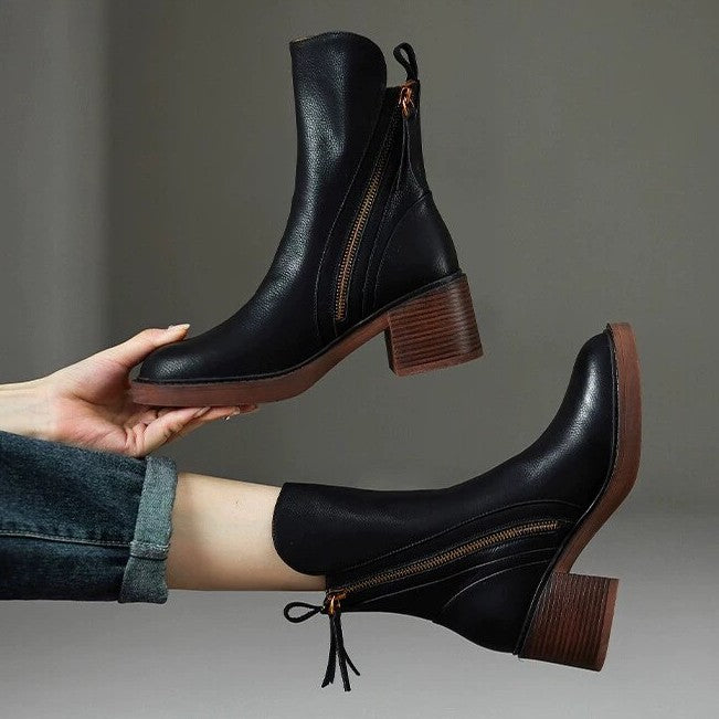 Paire de bottes Capucine noires, vue de côté